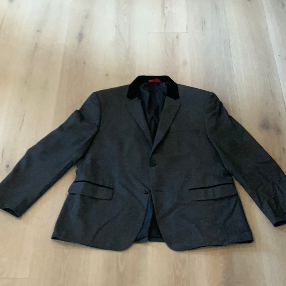 Mens Fall Blazer with velvet collar.  Made by Alfani